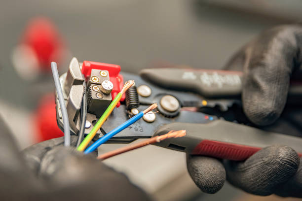 Best Licensed Electrician  in Franklin, NH